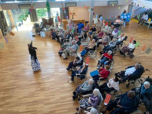 48303846-b404-4720-be04-4d833540c2e8