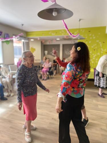 CED7A744-0685-44F3-88E2-4453A2CC6134