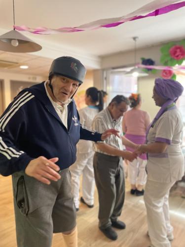 F0F97F0C-3065-4F16-8B45-8F79E6867F76