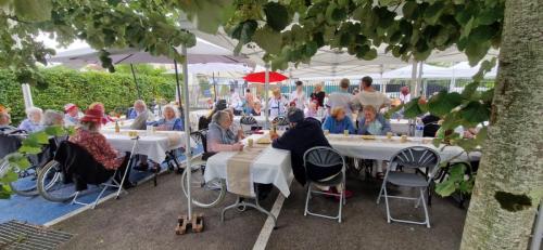 Un moment de joie et de partage autour de notre barbecue annuel.